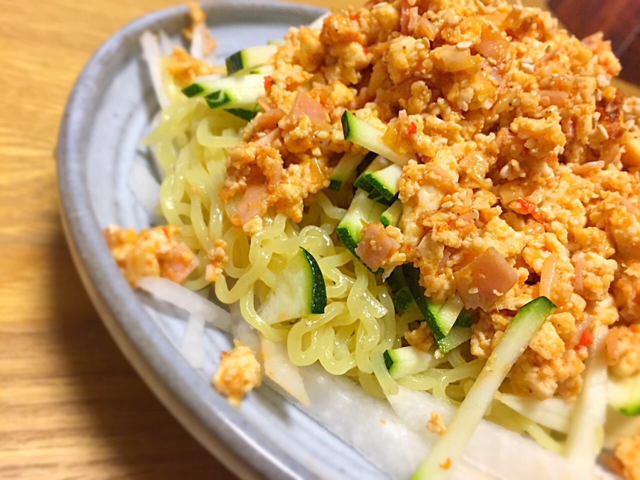 アングルを変えてお豆腐で冷たい担々麺みたいなもの