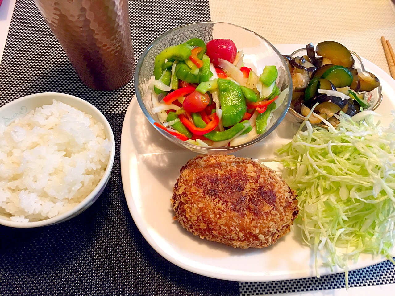 コロッケ、夏野菜とマクワウリのマリネ、茄子と胡瓜のわさび漬け