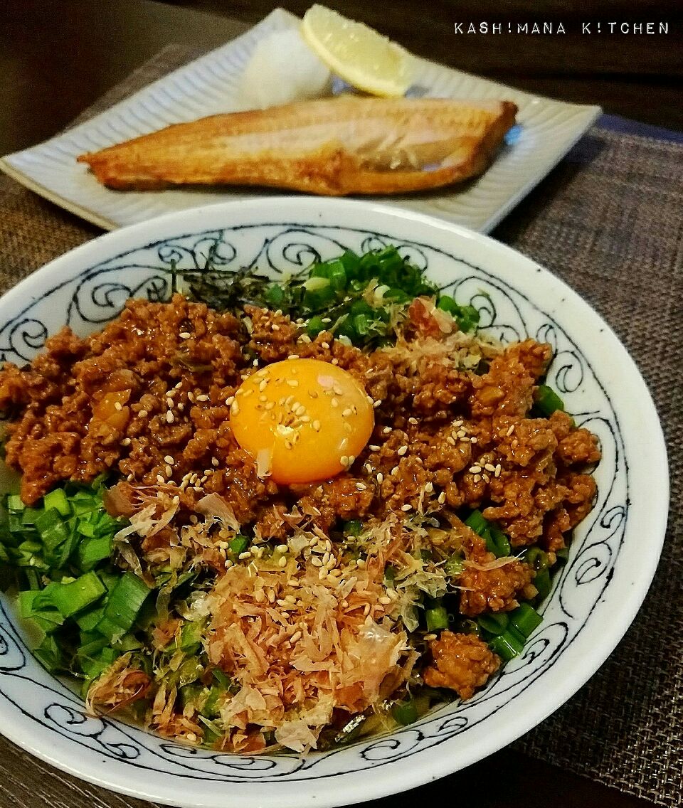 今日の夜ご飯は台湾風混ぜソバ(ㅅ˙³˙)
この料理、英語で何て言うんだろうか？
Taiwan style Soupless Noodleかな？