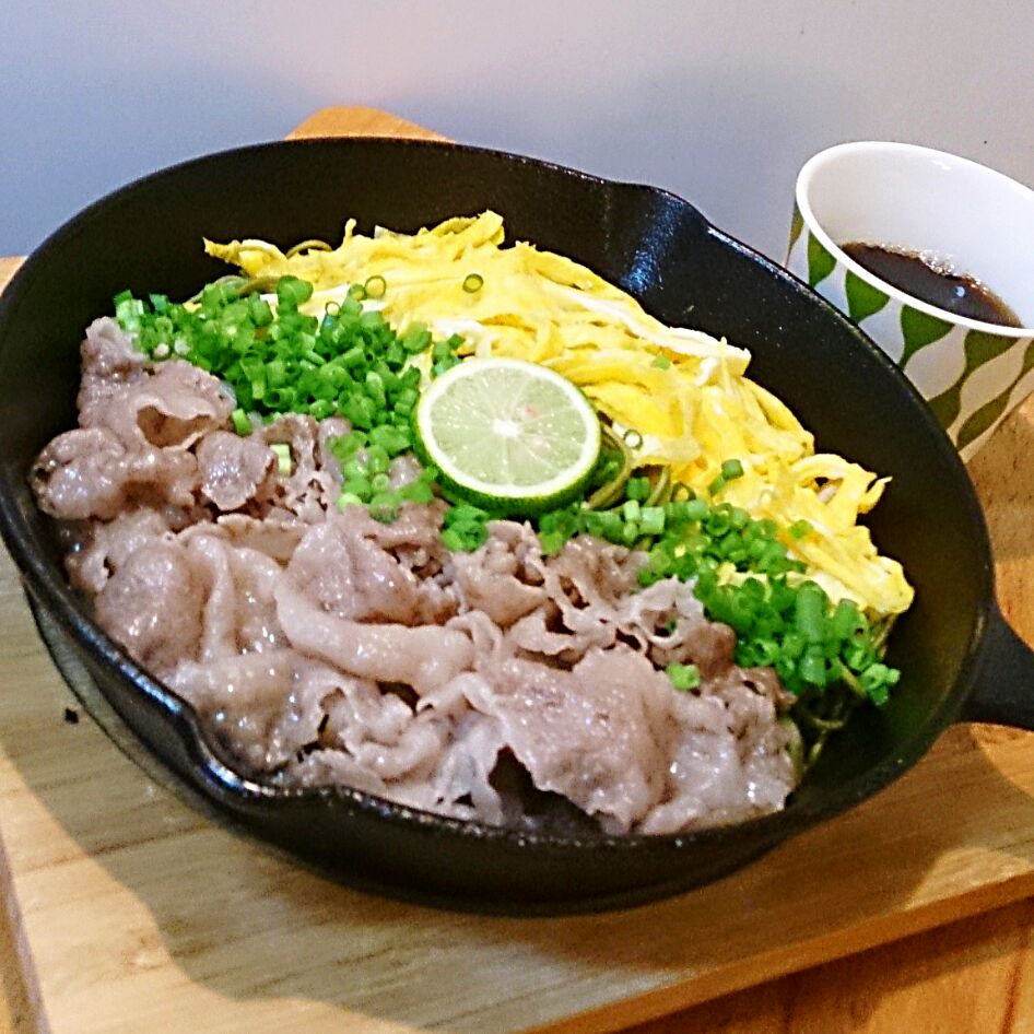 スキレットで瓦そば風