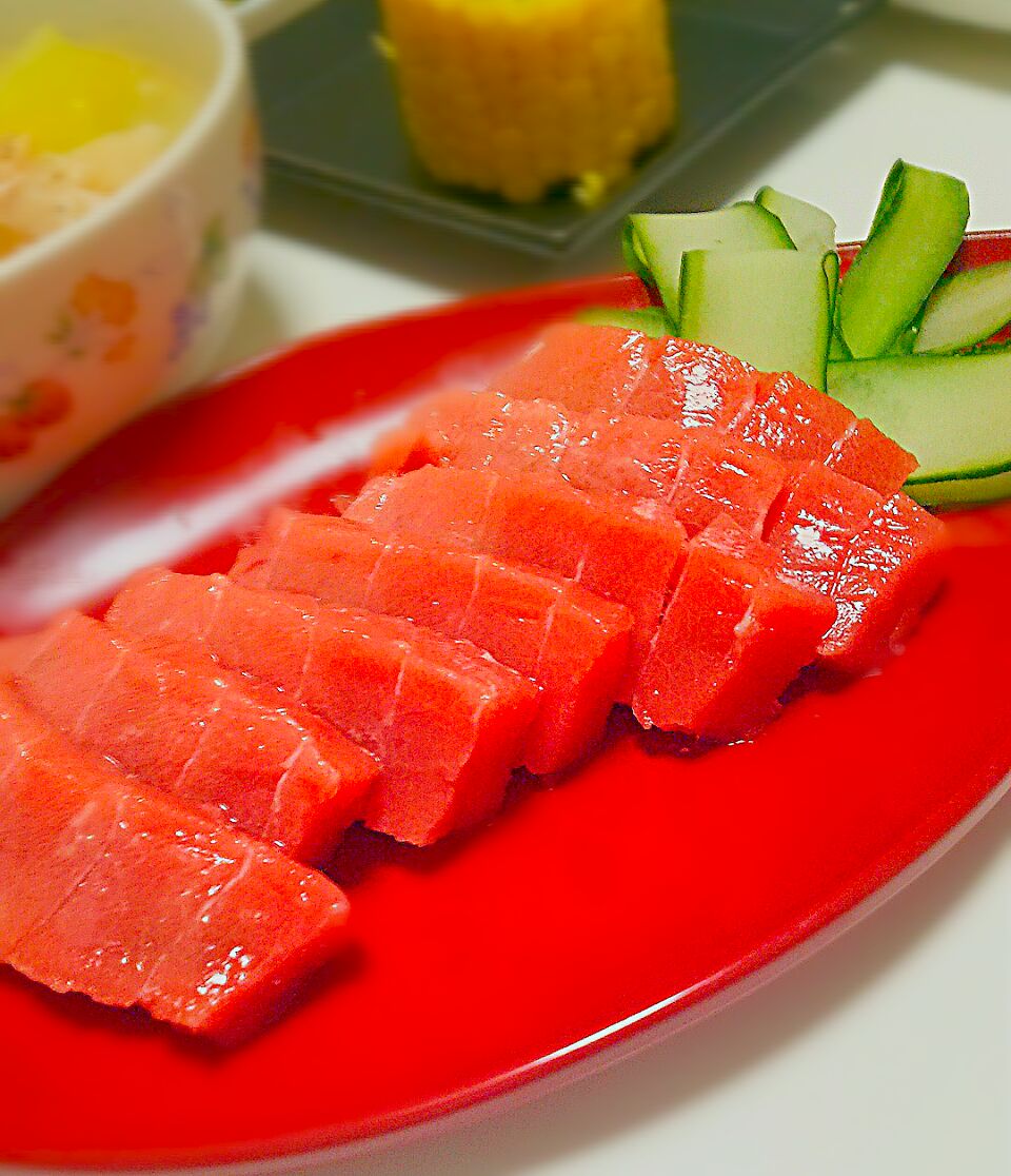 ⭐Fatty tuna sashimi 脂ののった本鮪の中トロ 特売だったからつい柵買ってしまいました。#おつまみ #うち呑み #うちごはん