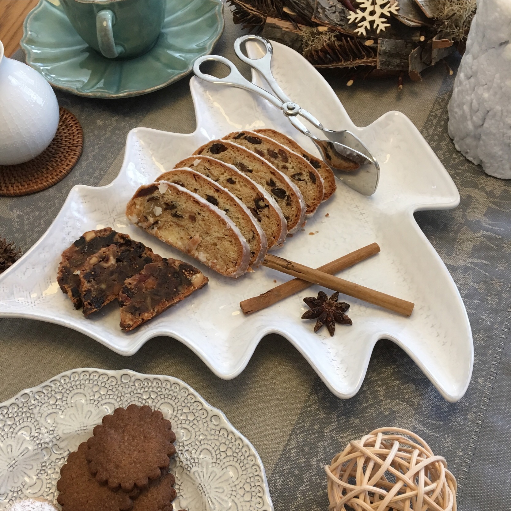 クリスマスのティータイム☕️ 今年もシュトレンやベラベッカ、スペキュロスを沢山焼きます♪