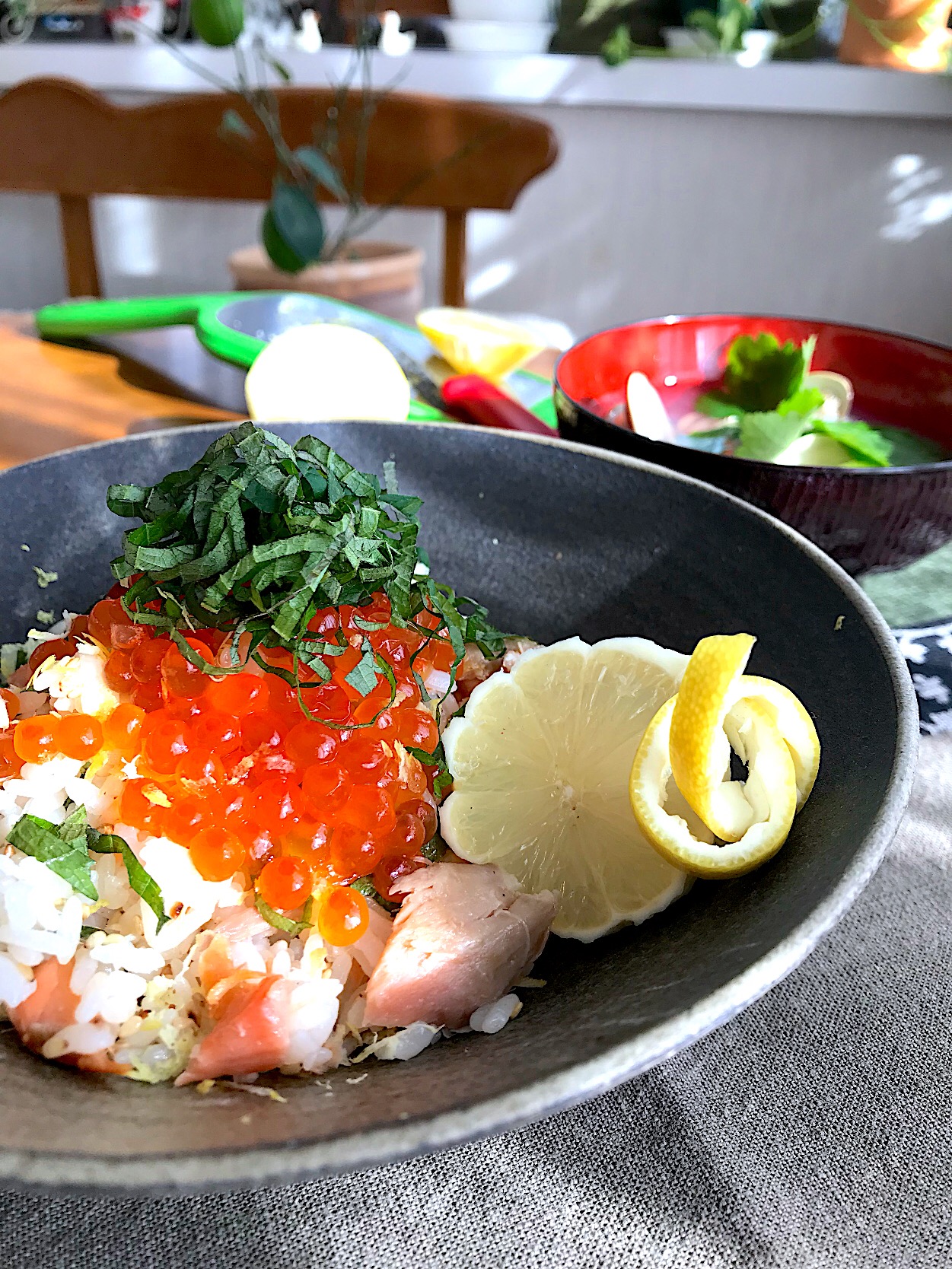 鮭カマとイクラの親子丼 旬の でさっぱりと 炊き込み 混ぜご飯グランプリ ヤマサ醤油株式会社