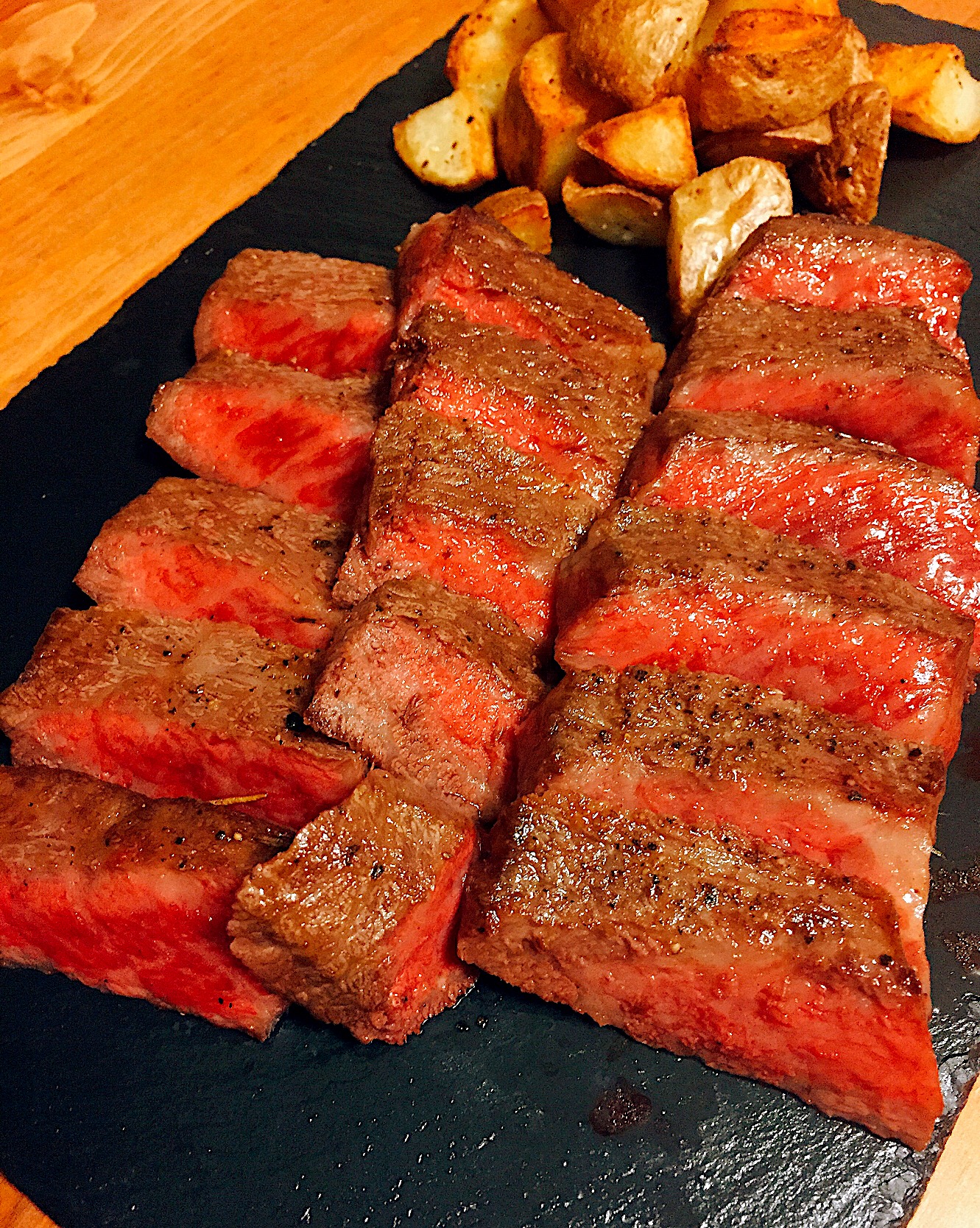 ステーキ焼いたよ?

 #ステーキ #肉