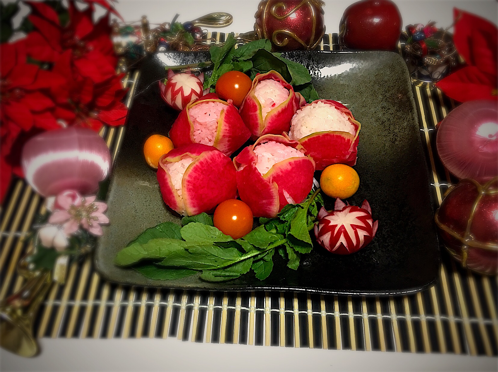 紅芯大根でクリスマスローズ寿司?#紅芯大根 #クリスマス  材料3つでできます? ご飯もピンク色?