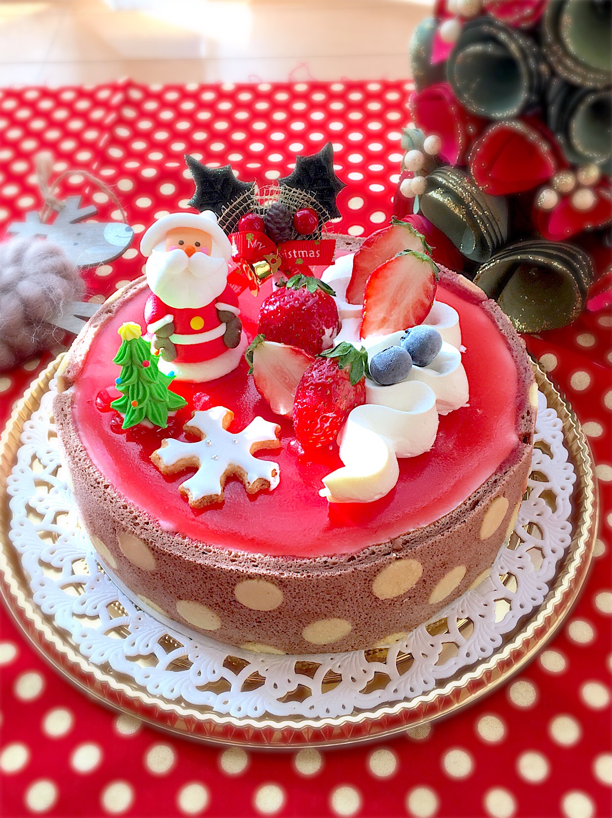 苺ムースのクリスマスケーキ