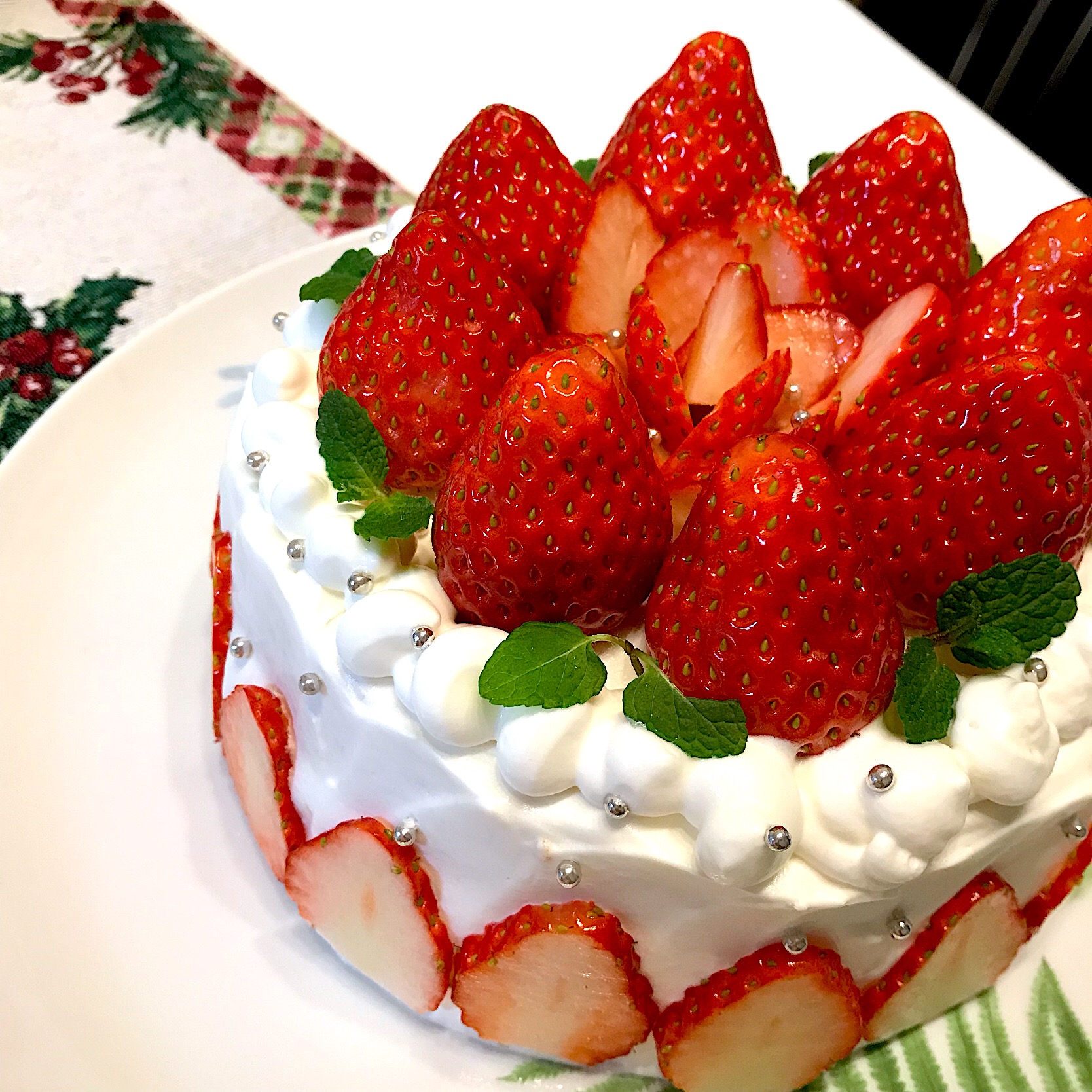 苺?たっぷりクリスマス?ケーキ?