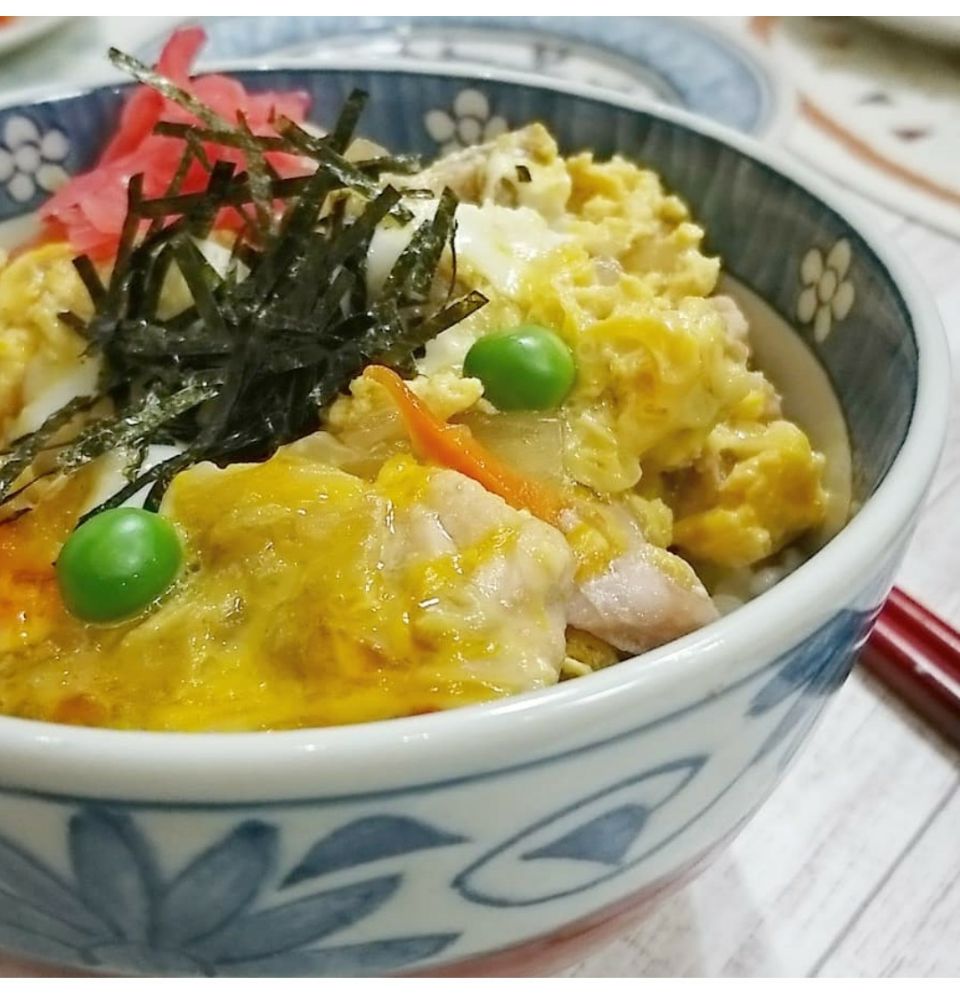 鶏肉と玉子でTKGは、親子丼ですわね