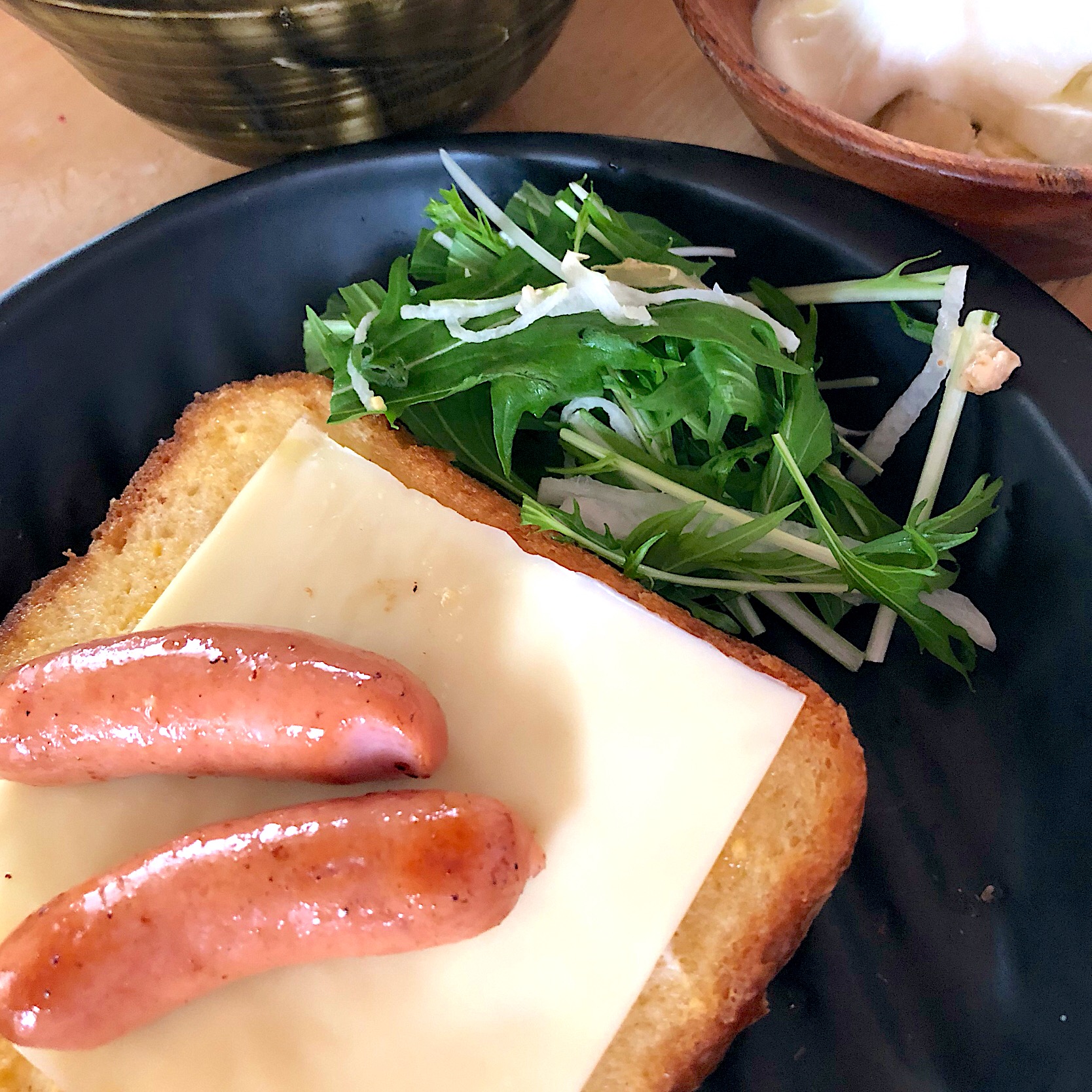 朝ごはん
オープンサンド、クロックムッシュ風