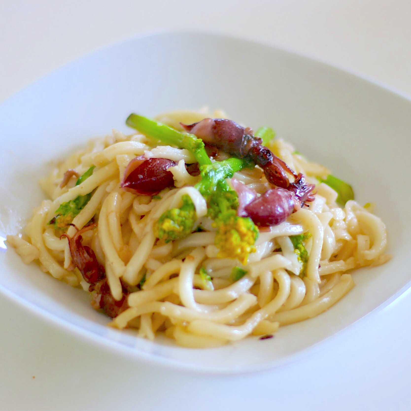 ホタルイカと菜の花のペペロンチーノうどん