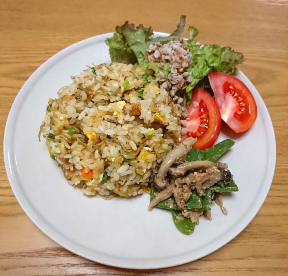 『手抜き朝ごはん ちりめんじゃこのバター醤油炒飯』