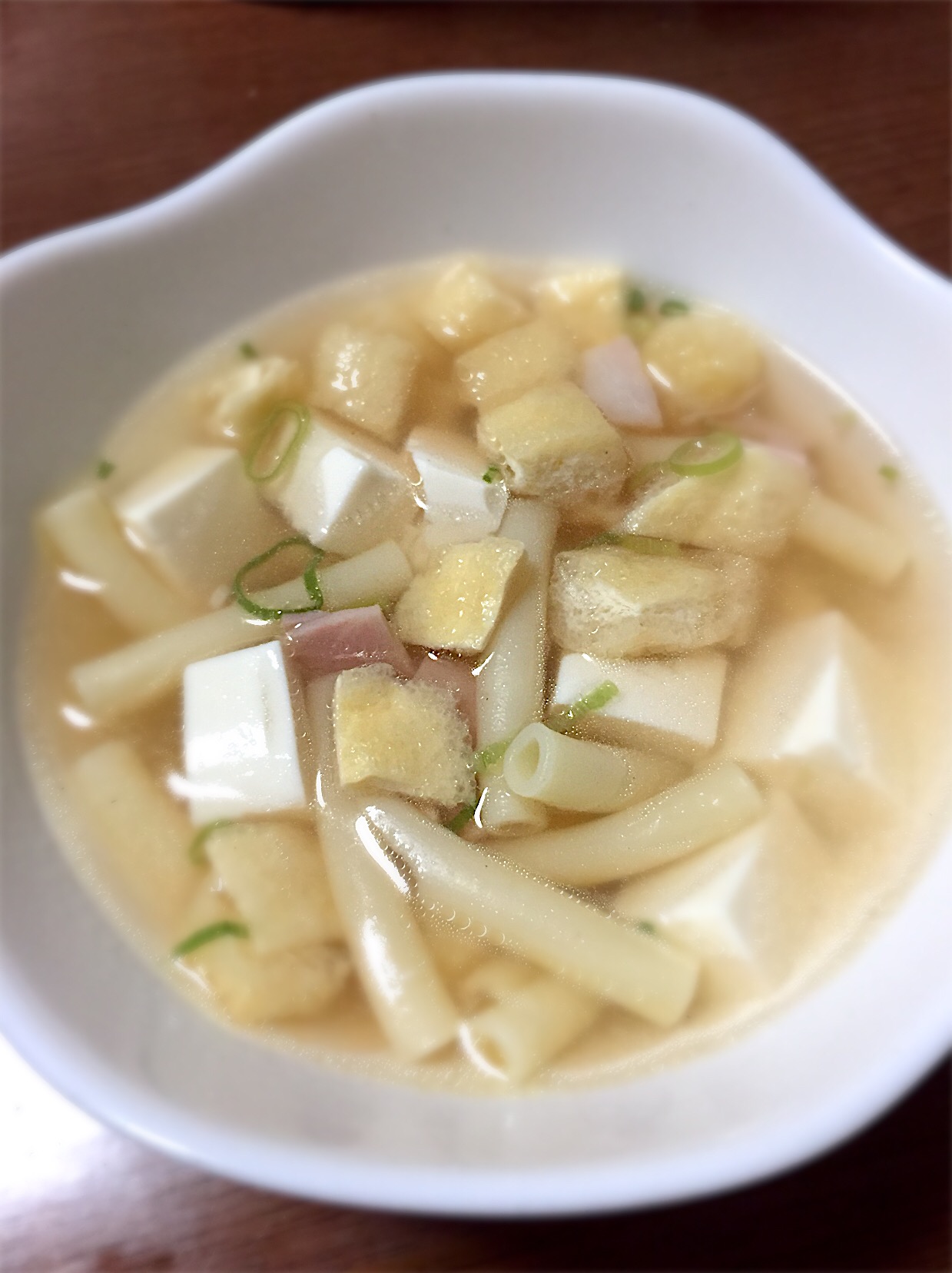 萩尾家特製 ワコさんスープ✨

『豆腐とベーコンと油揚げのほっこりスープ』