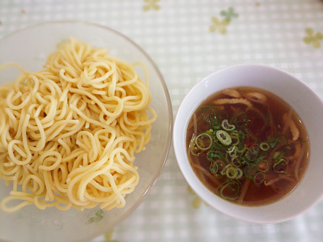 つけラーメン?
休日の昼食・・・?