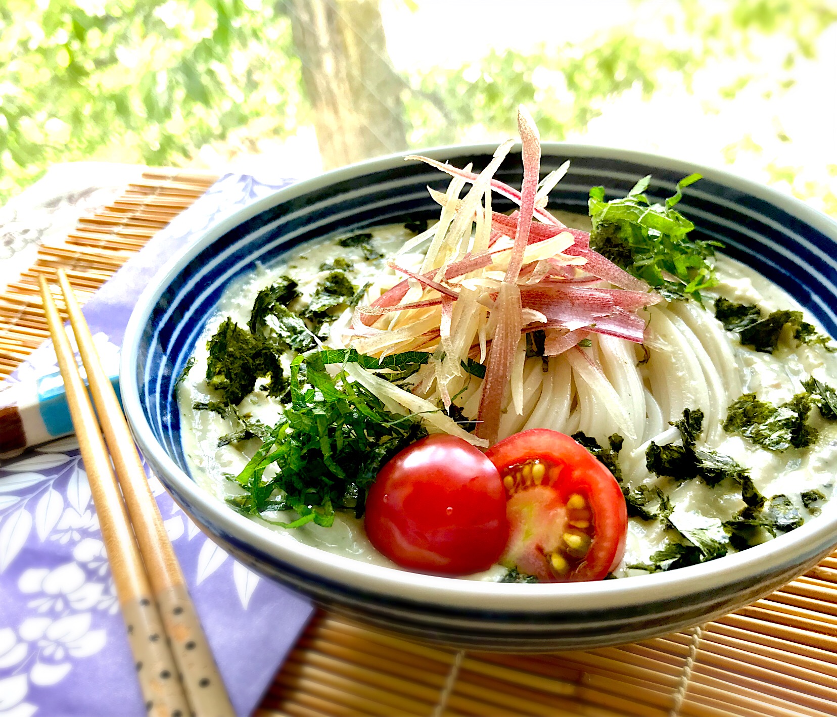 昼ごはん  佐野未起さんの納豆と豆腐で たんぱく質てんこ盛りな納豆カルボナーラうどんを冷麦で！