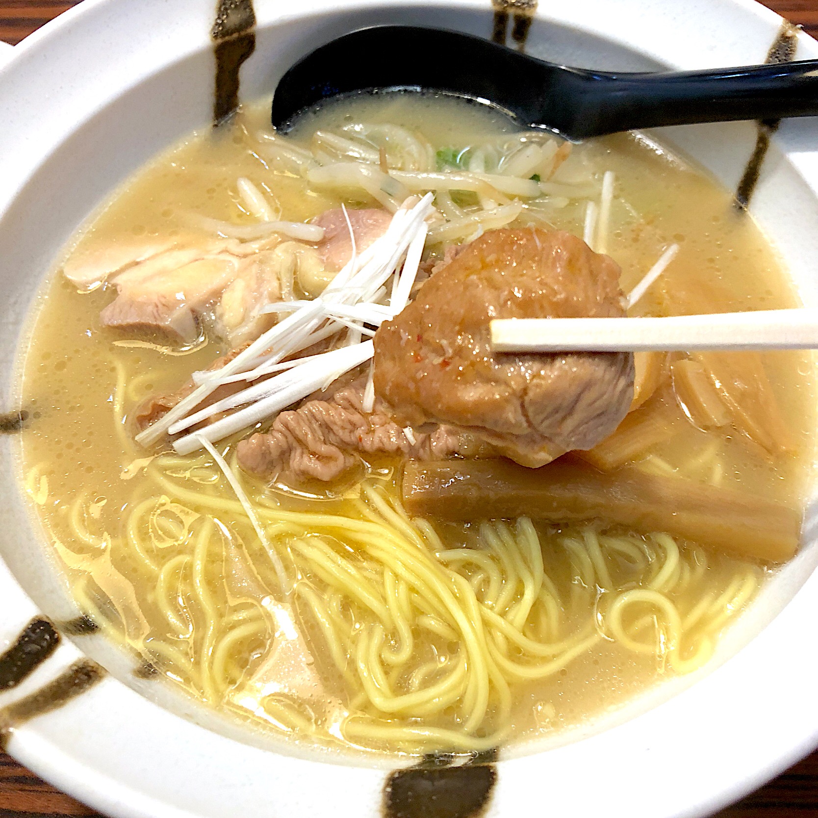 塩もつラーメン 790
つくば もつ屋