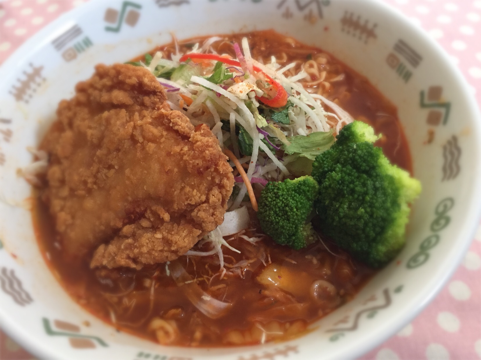 悪魔のラーメンwith生野菜&唐揚げ