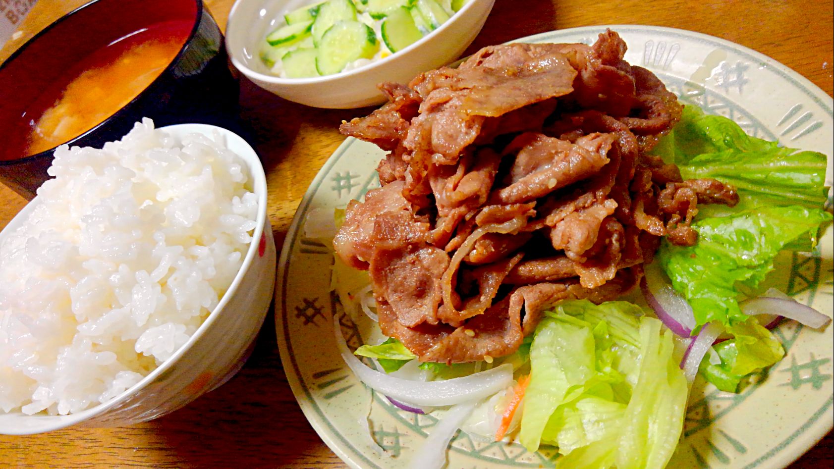 久しぶりの料理作り
・豚肉きび砂糖、醤油
　焼き