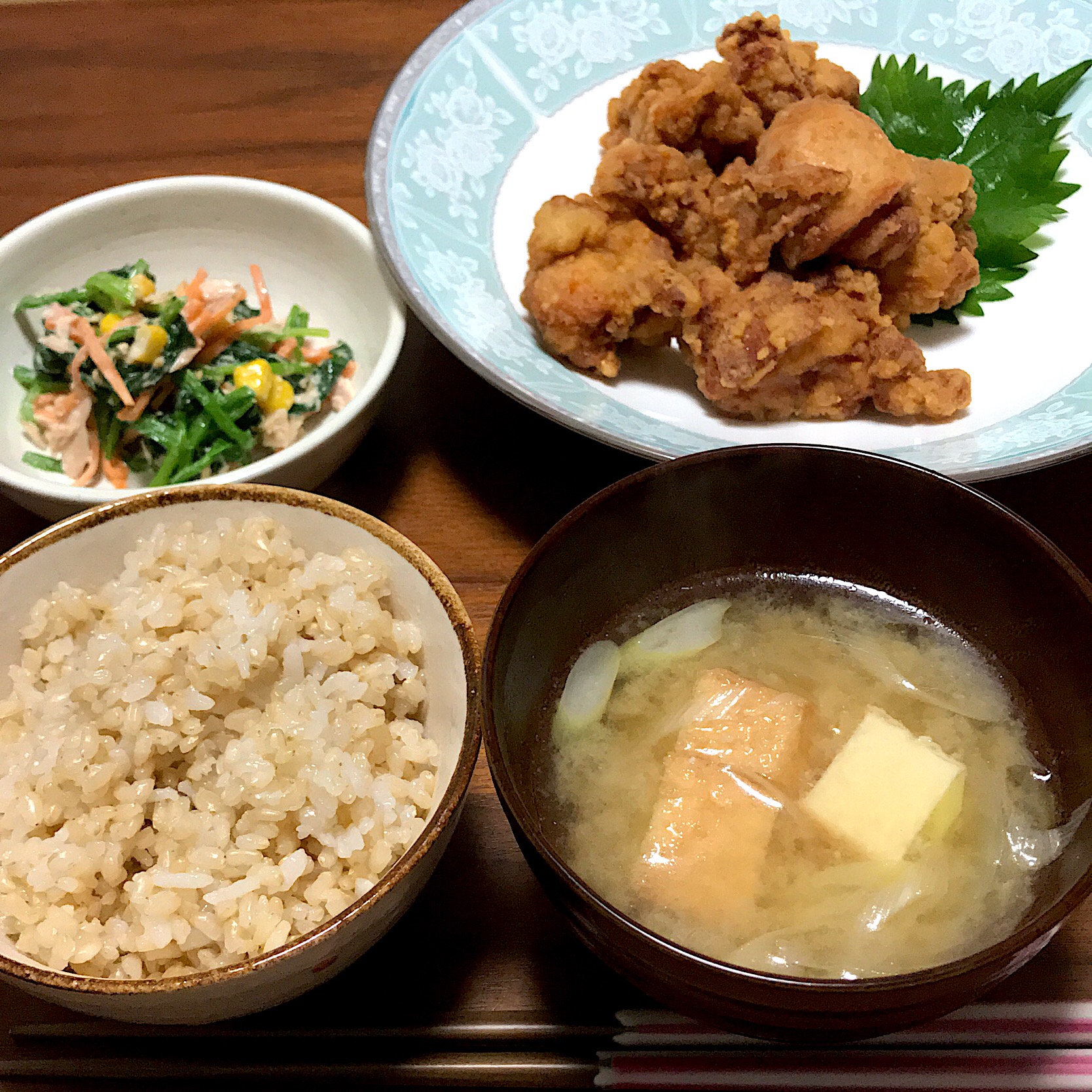 #玄米ごはん 
 #からあげ 
 #ほうれん草のサラダ 
 #長ネギと揚げの味噌汁