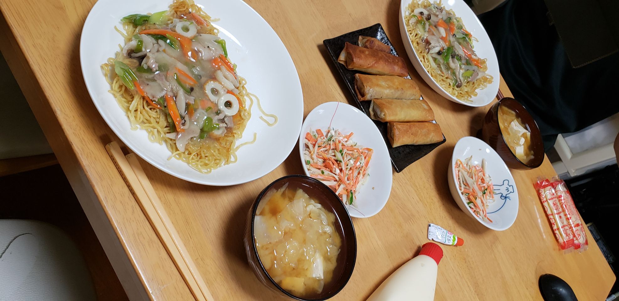 あんかけ焼きそば、春巻き、ごぼうサラダ、