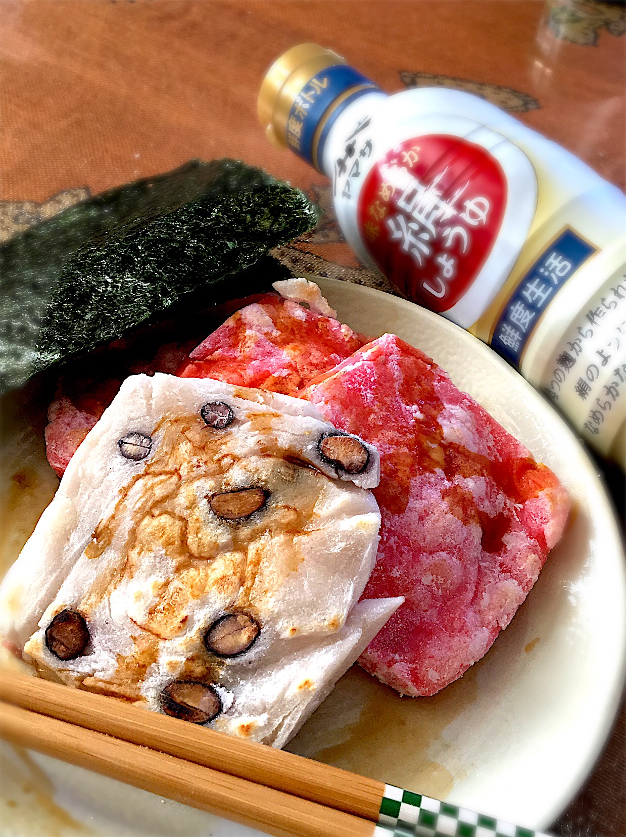 #ブレンドしょうゆグランプリ2018  #ヤマサ醤油味なめらか絹しょうゆ 


絹しょうゆ&砂糖でブレンド。磯辺餅?