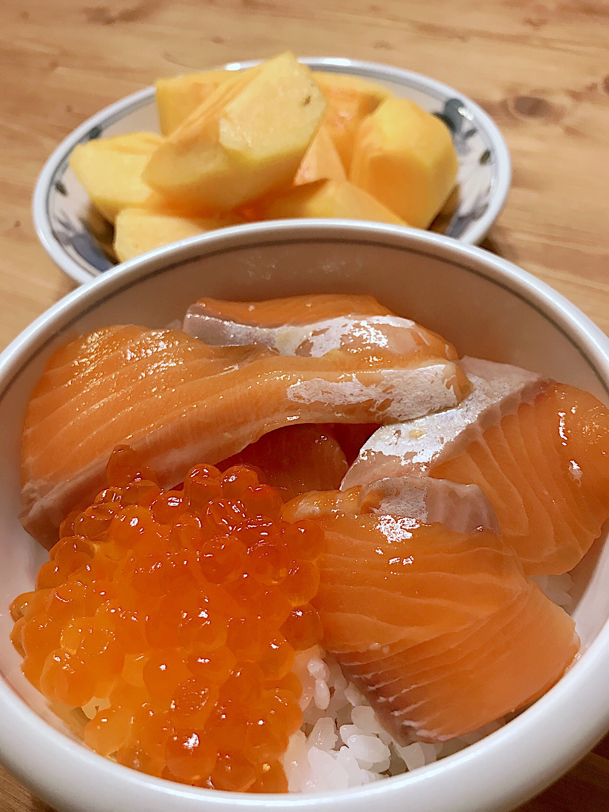 北海道  海鮮  親子丼 （サーモン＆いくら）