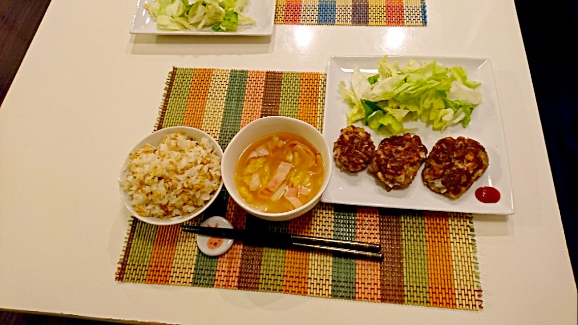 今日の夕食 サバ缶とれんこんのハンバーグ、SDモニター☆甘酒使用の白菜スープ、麦ご飯