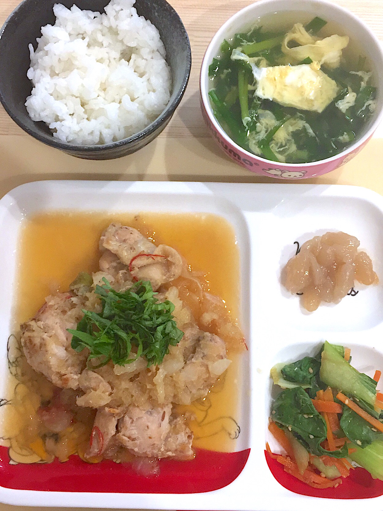 ・鶏もも肉のみぞれ煮
・青梗菜とにんじんのポン酢和え
・豆金時
・ニラ玉スープ