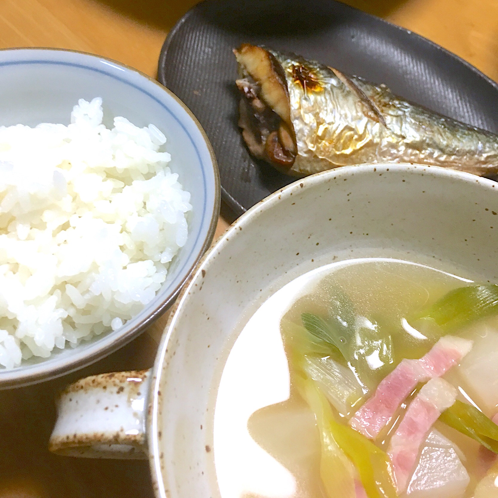 昨日の夕食
#ニシンの塩焼き
#カブとネギのスープ
#ご飯
2019.1.8