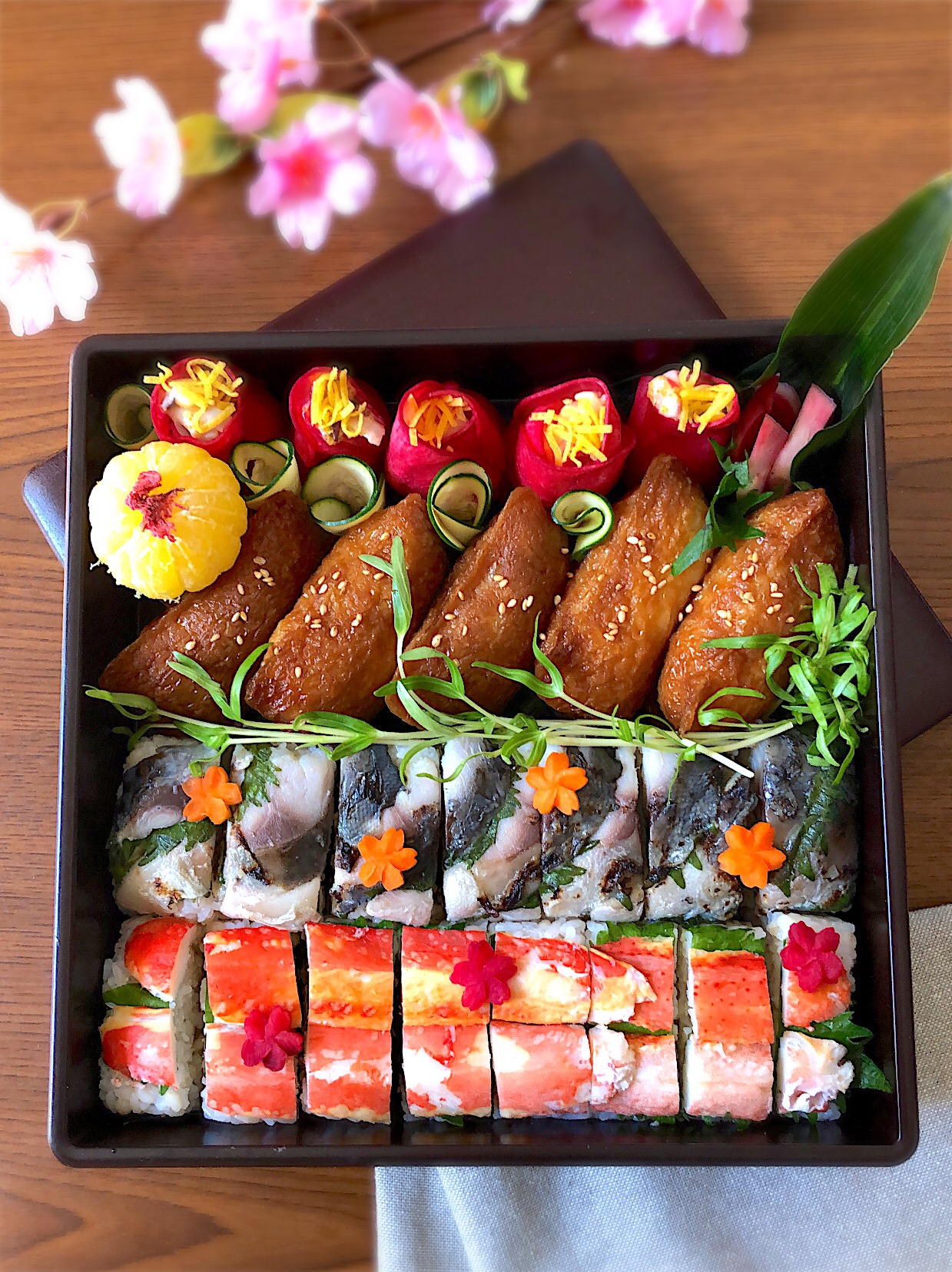 押し寿司のお花見弁当