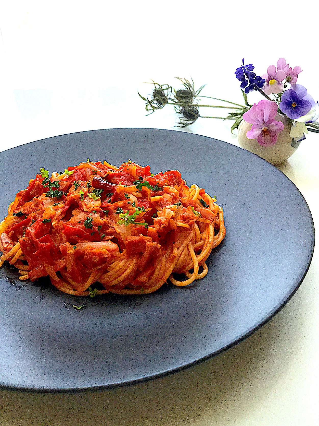 赤いパスタが食べたくて🍝
大人のナポリタンが出来ました❣️