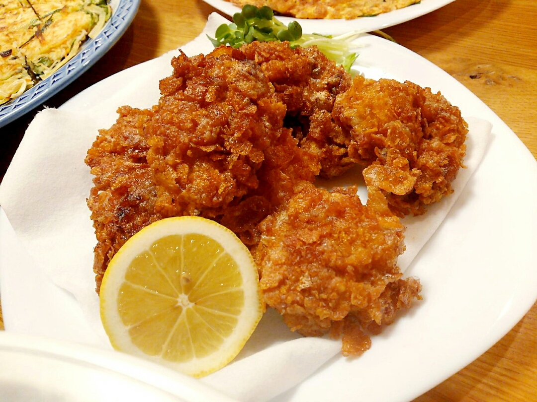 sakurakoさんのレシピ?
バリバリ雷チキン！～鳥むね肉のカレー味コーンフレーク揚げ～