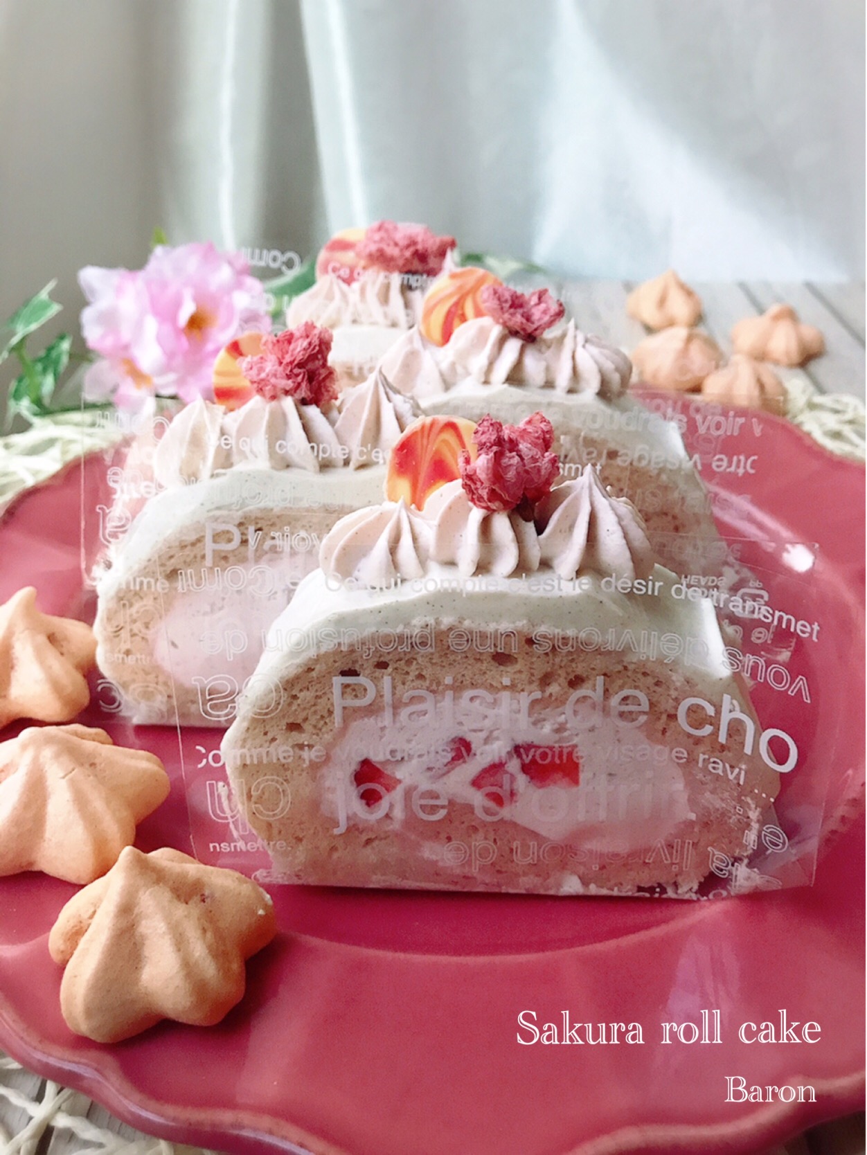 「桜の淡雪ロールケーキ」みのすけ | お菓子・パンのレシピや作り方【cotta＊コッタ】