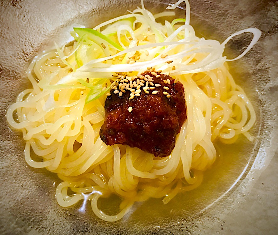 ヘルシー梅肉ソース韓国冷麺