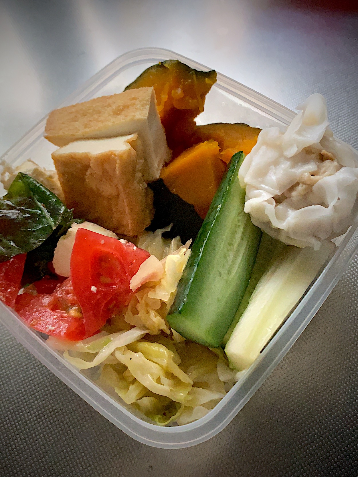 今日のお弁当#私の弁当^ ^
 #トマトのカプレーゼ #ザワークラウト#かぼちゃ煮#シュウマイ#自家製きゅうり#野菜