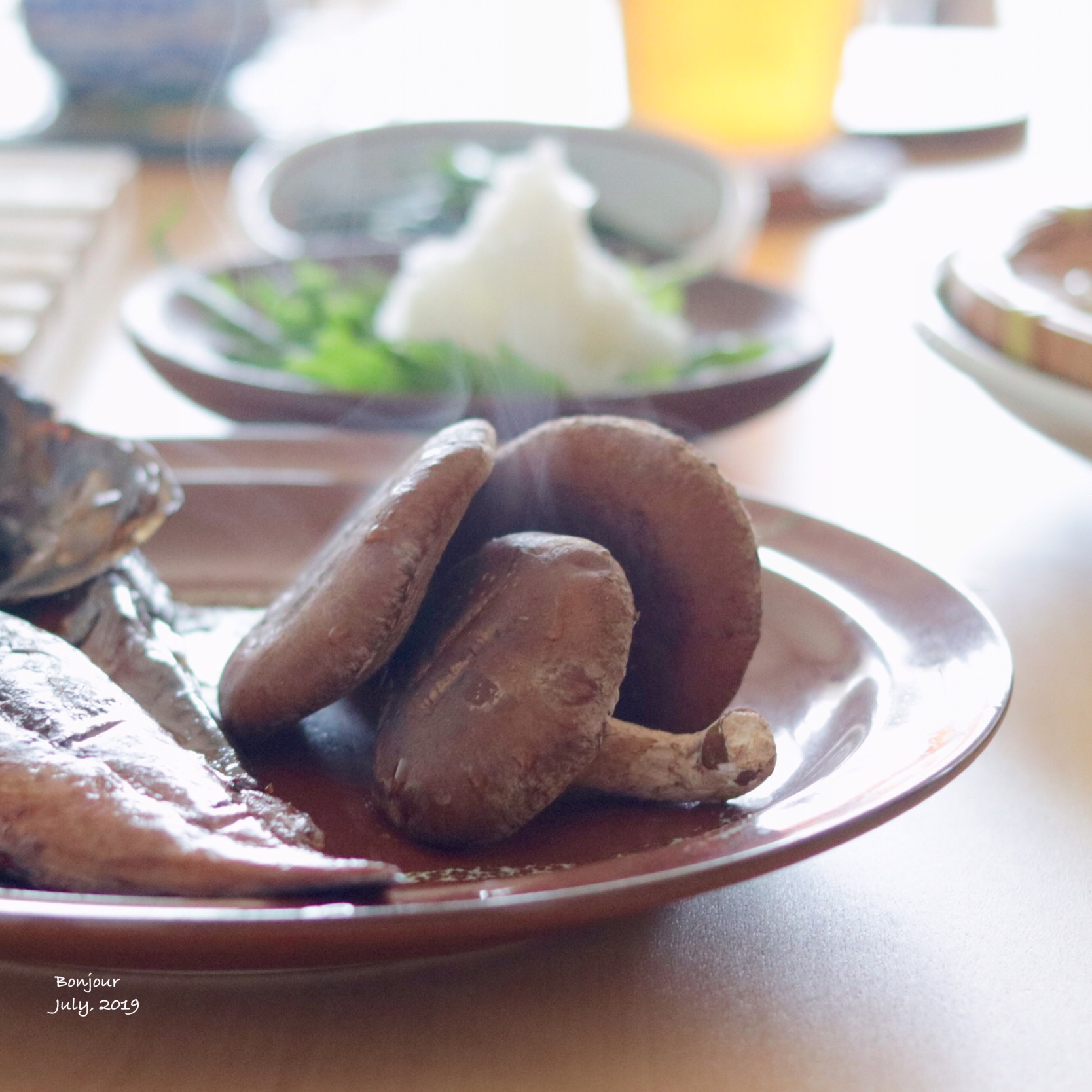 炙り椎茸と燻し鯖の焼き物 大根おろしとお醤油で。