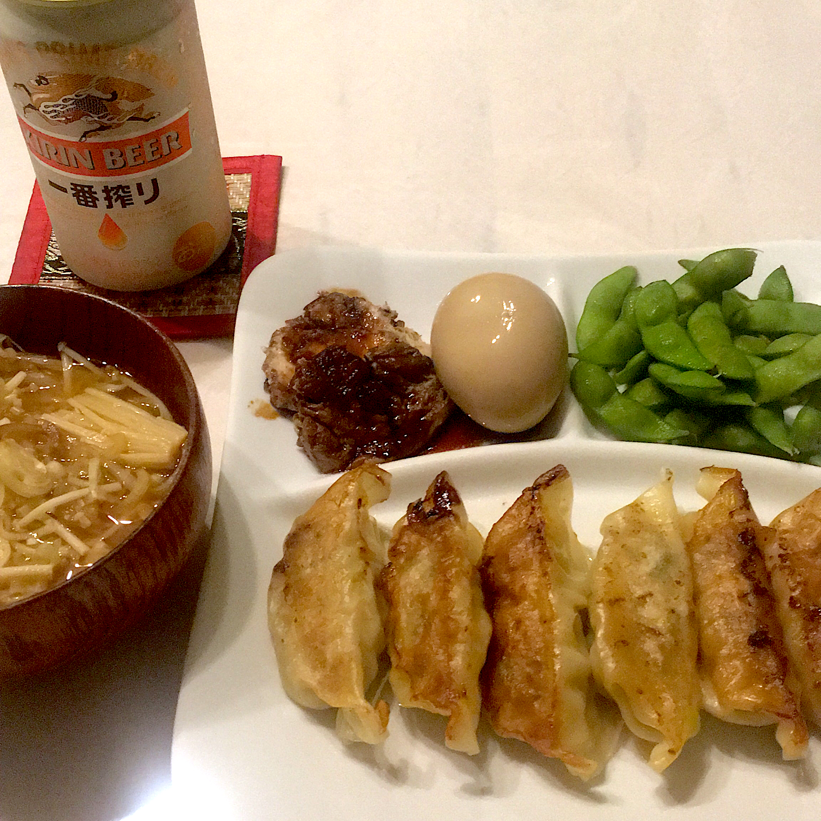 晩酌セット:餃子/焼豚/味付き卵/だだちゃ豆/えのきとミョウガの味噌汁