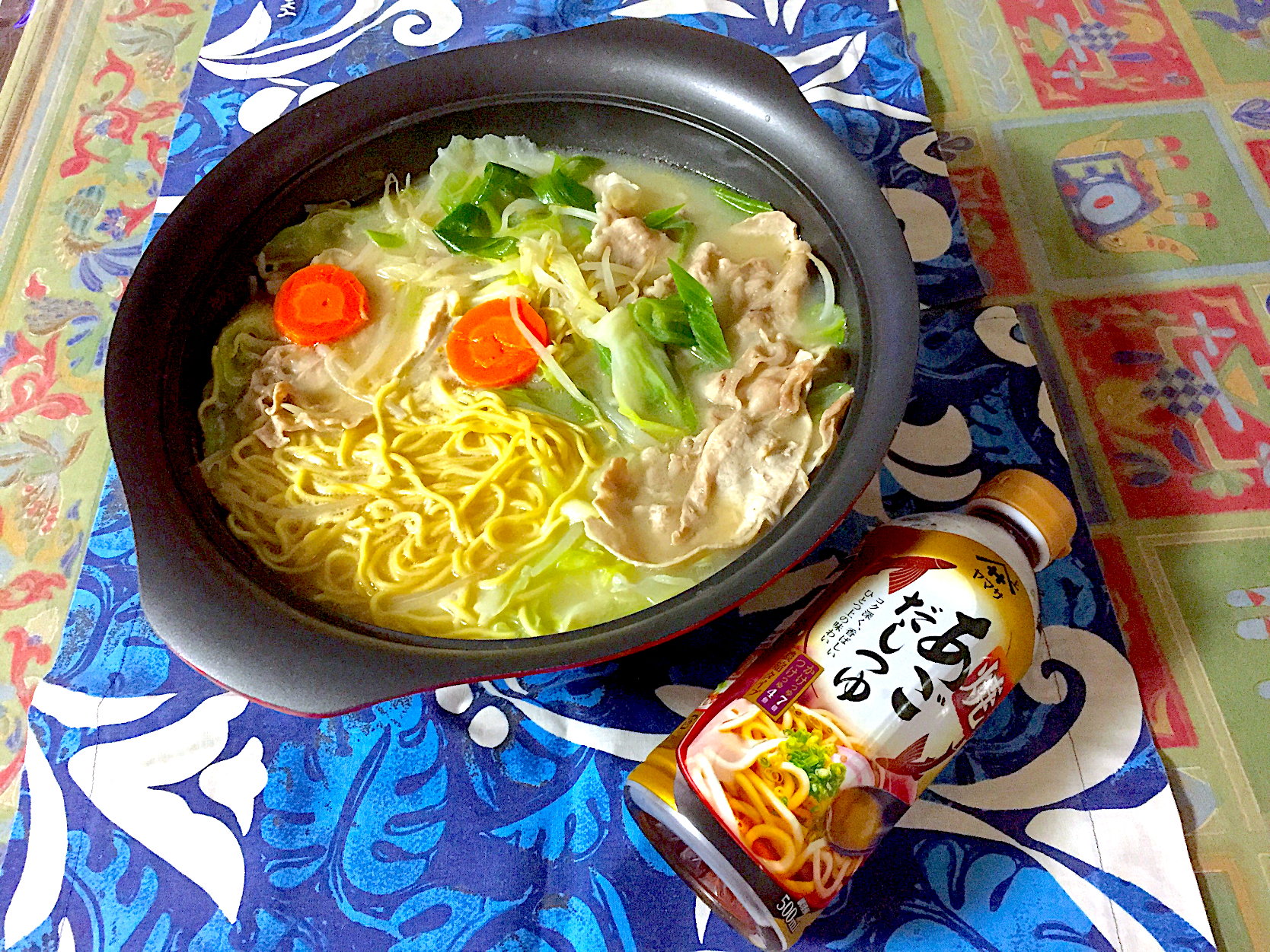 あごだしに豆乳をプラスして 煮込みラーメン