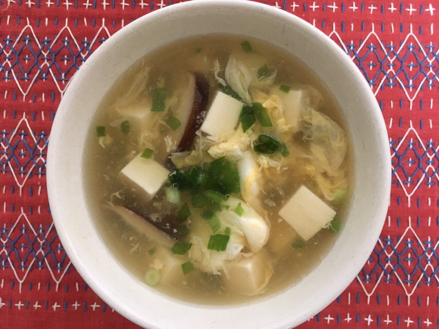 豆腐と椎茸のかきたまスープ