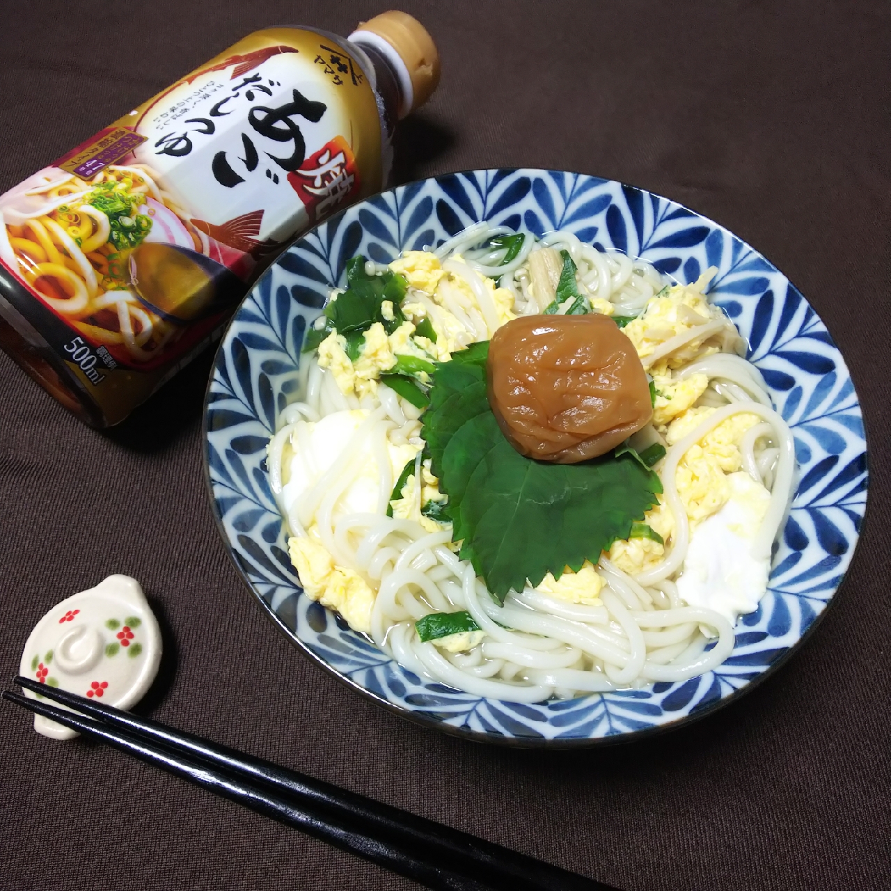 焼きあごだしつゆでニラたまにゅうめん梅のせ