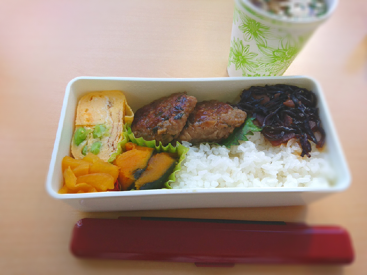 ★今日のお弁当★
☆豚ミンチの大葉つくね
☆枝豆入り玉子焼き
☆ｶﾎﾁｬの煮物
☆あさげ
☆ヨーグルト