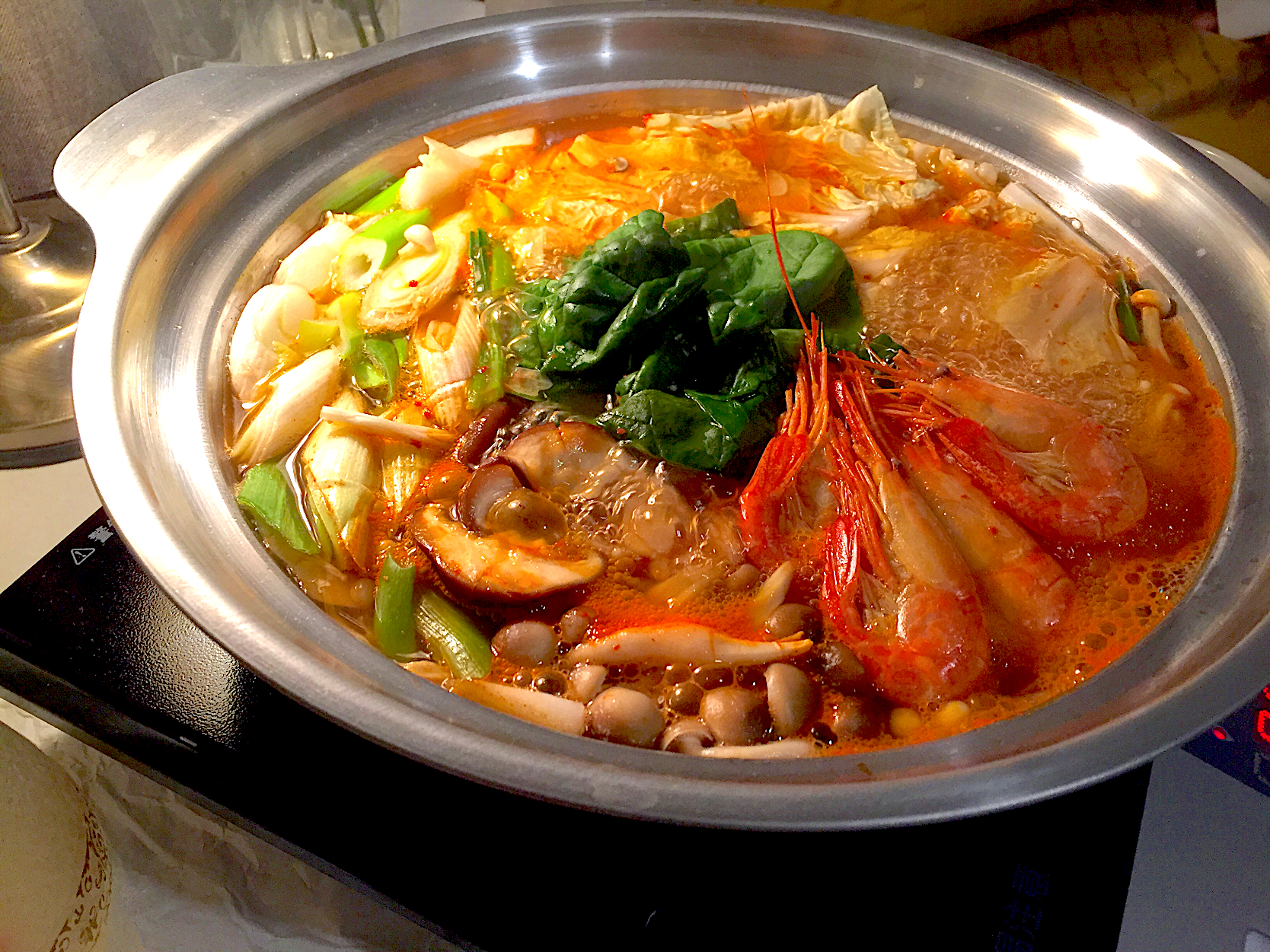 海老のうまみがたっぷり✱︎海鮮キムチ鍋