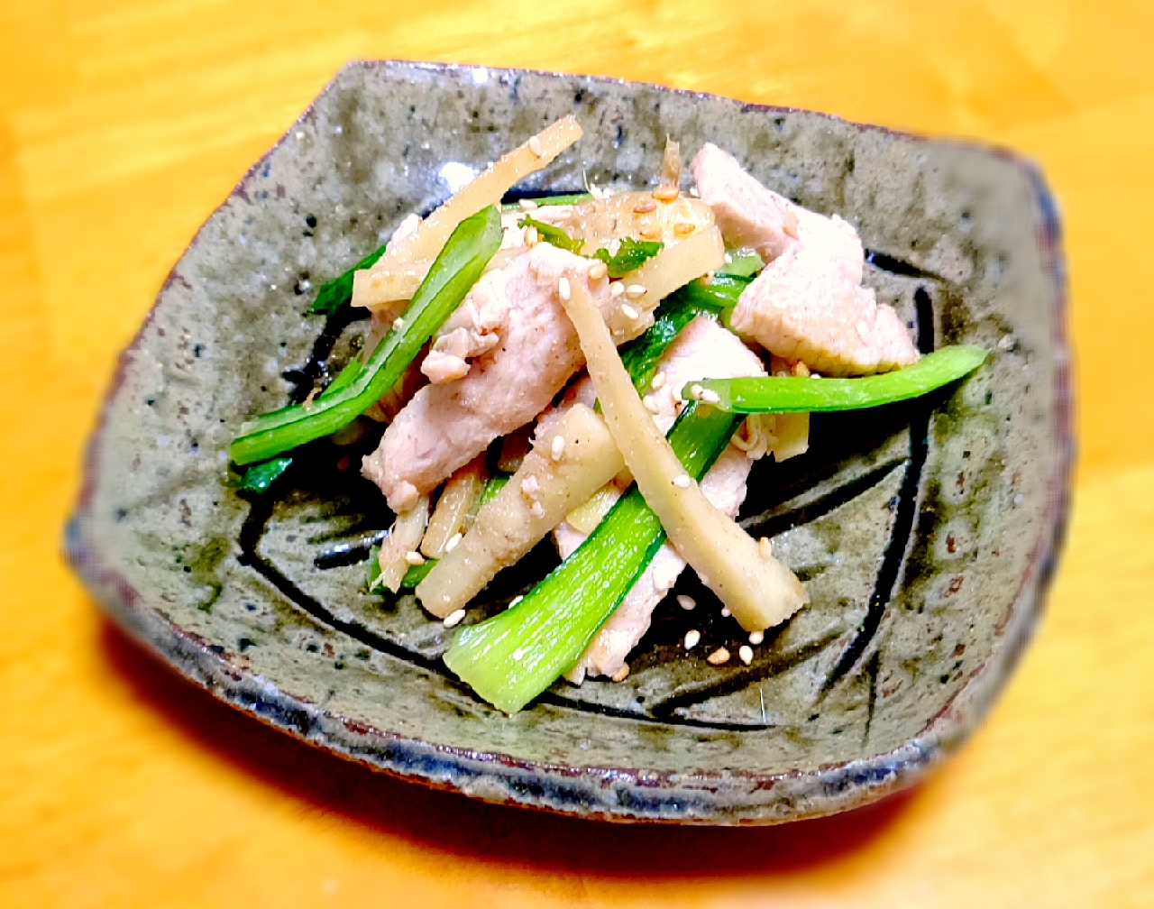 小松菜の根と鶏胸肉の炒め物
