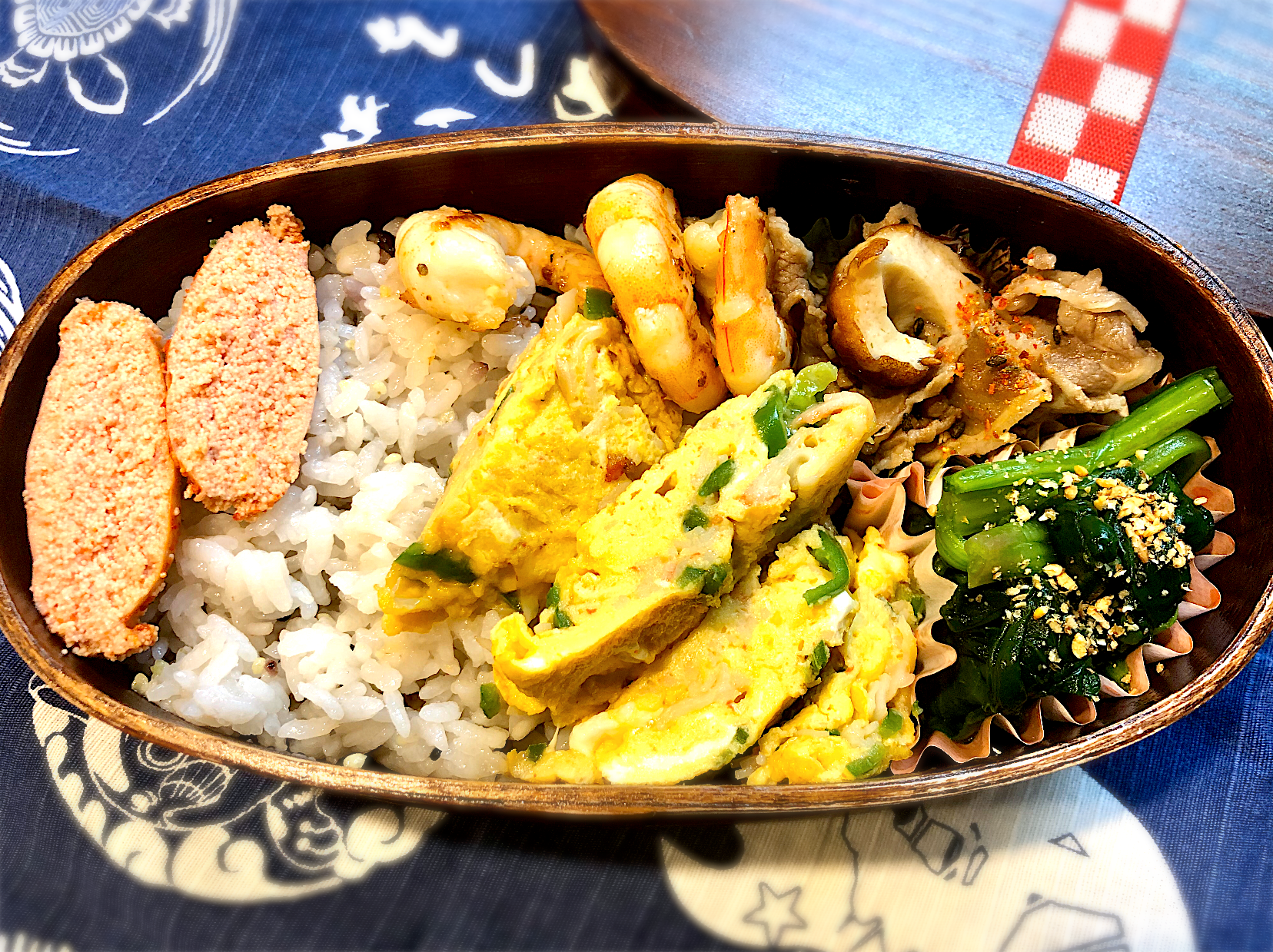 サラ弁　　　　　　　　　　　　　　　　　　海老ソテー　牛ゴボウ煮　カニカマとピーマンの卵焼き　ほうれん草お浸し