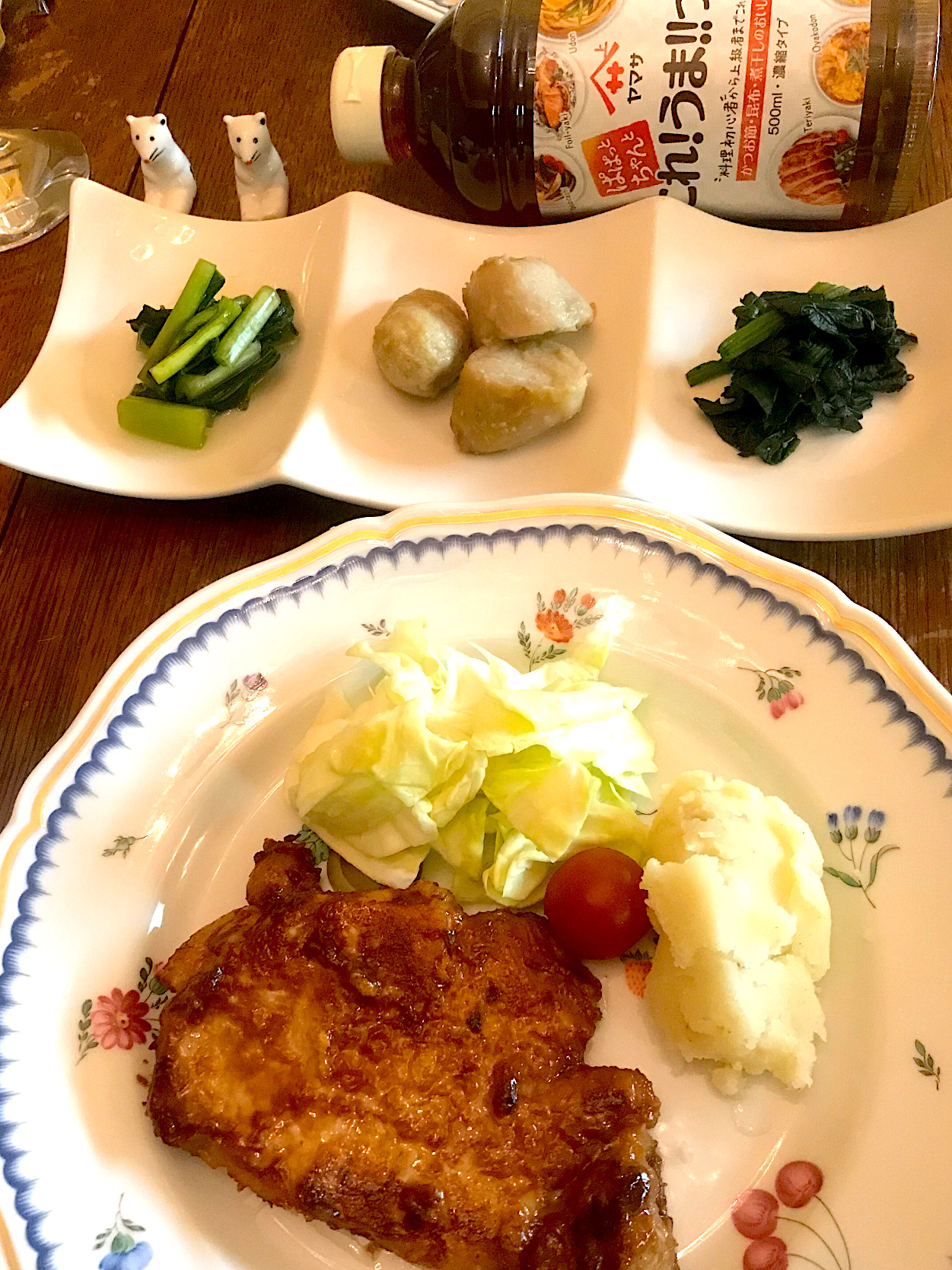 晩ごはん #豚肉味噌漬け  #これうまつゆを使っ #出しがホントに美味しい♪ て作った常備菜  #これうまつゆ  #これうまつゆひろめ隊  #これうまキャンペーン  #ほうれん草のお浸し #里芋 #毎日使っても飽きない美味しさ♪