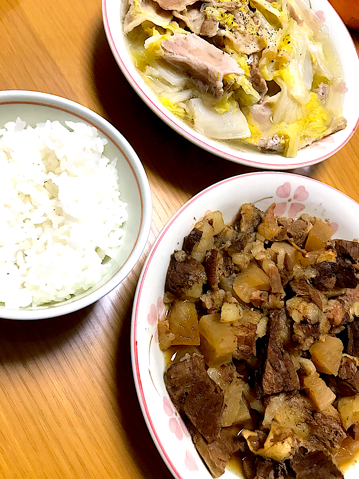 大根と牛すじの甘辛煮&白菜と豚肉の蒸し煮