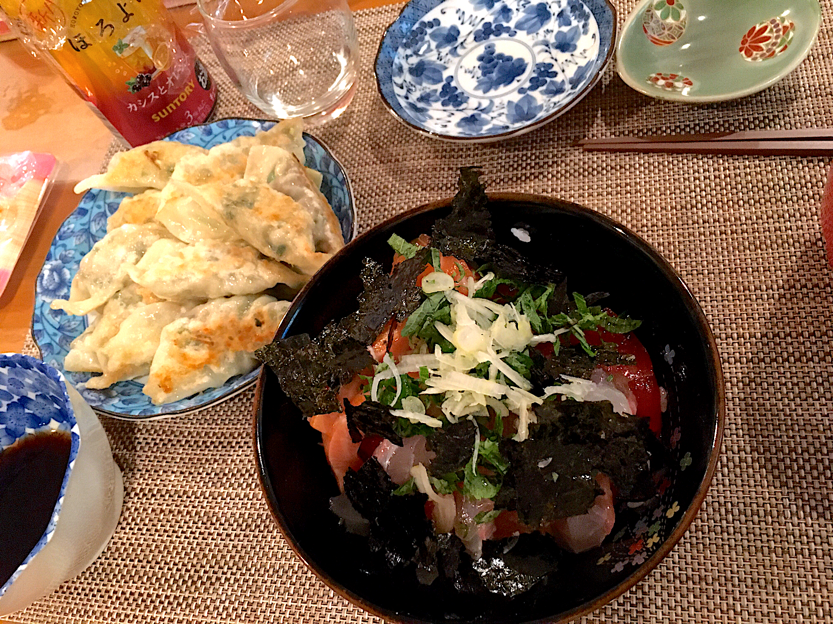 ヒナまつりぱぱっとこれうまつゆ！漬け丼 と母特製餃子🥟