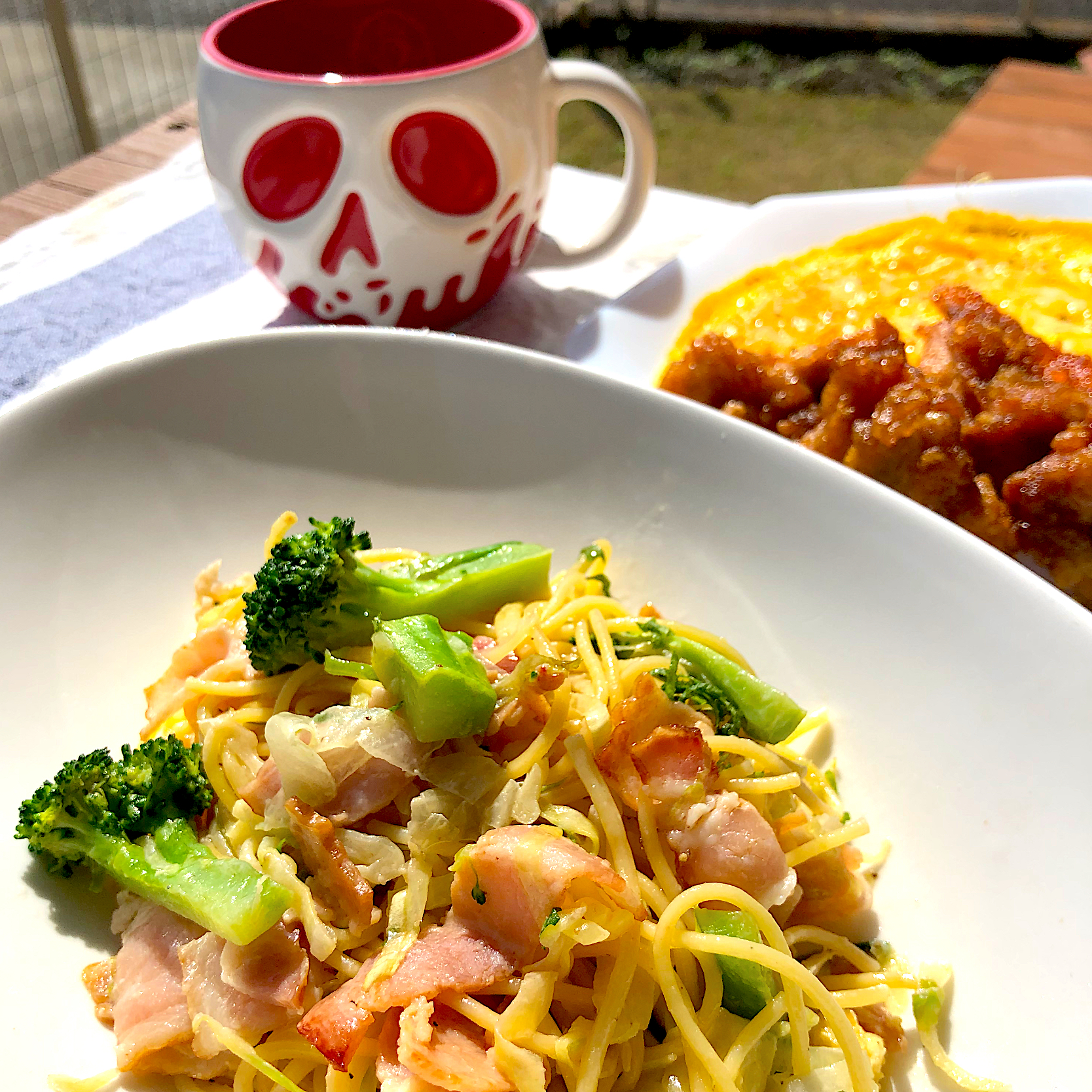 ベーコンと残り物野菜の醤油マヨパスタ