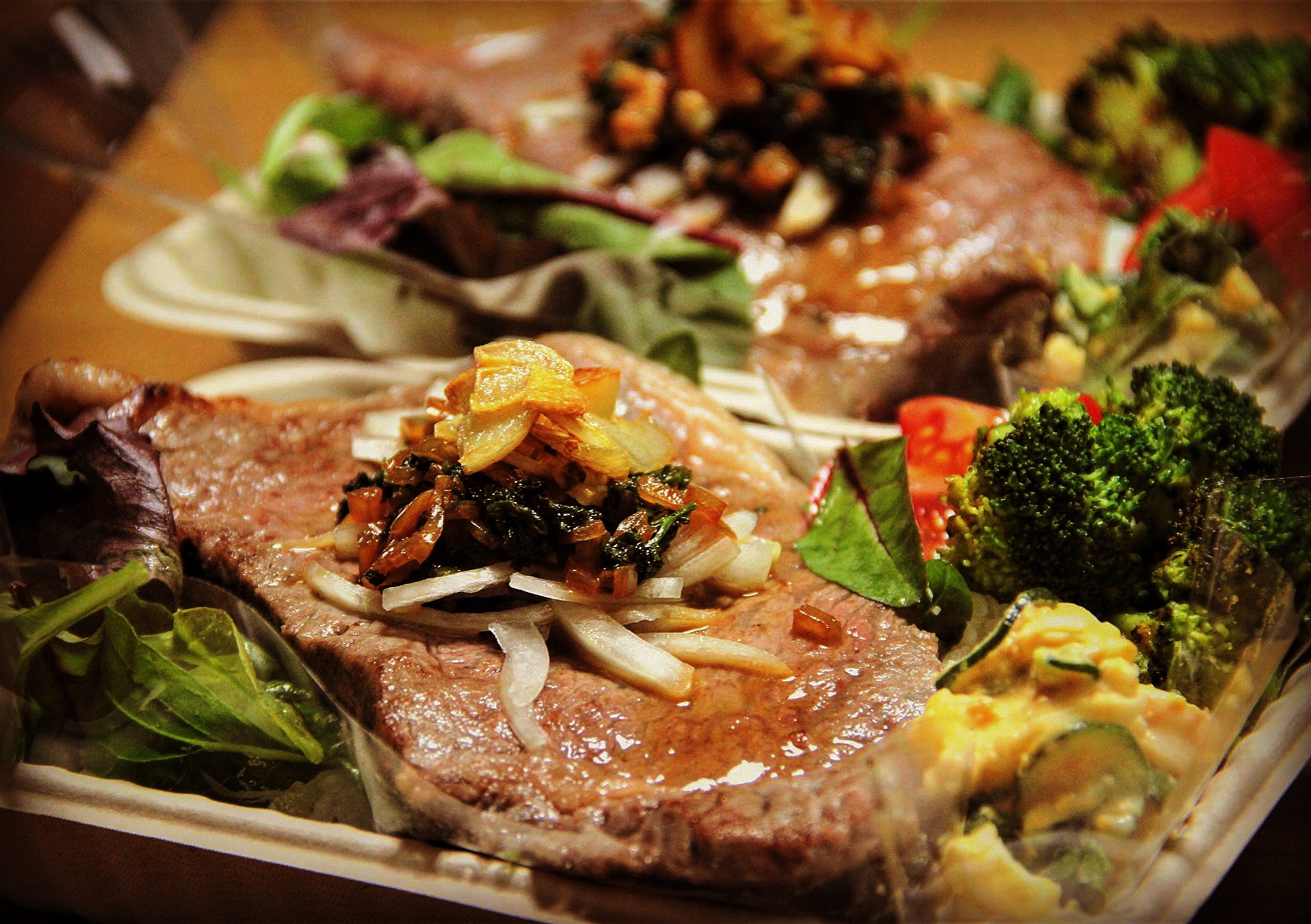 我が家の定番。神戸牛サーロインステーキ弁当。#料理研究家指宿さゆり（いぶすきさゆり）