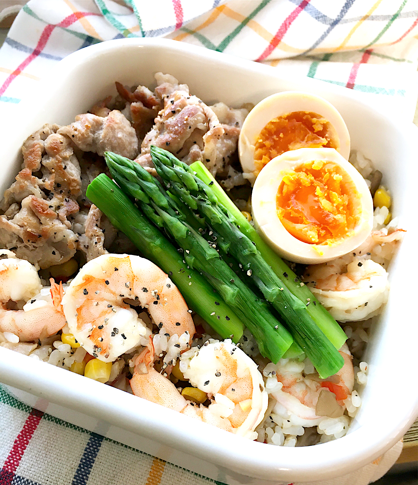 今日は混ぜピラフ弁当♪