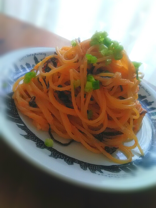 明太子と塩昆布のスパゲッティ😋🍝✨🎶
明太子と塩昆布とオリーブオイルだけ💓
超簡単なのに旨味たっぷりで美味しいよ💓